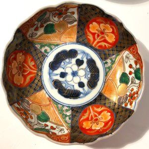 Meiji Period Japanese Imari Porcelain Scalloped Bowl with Stand - 19th c.